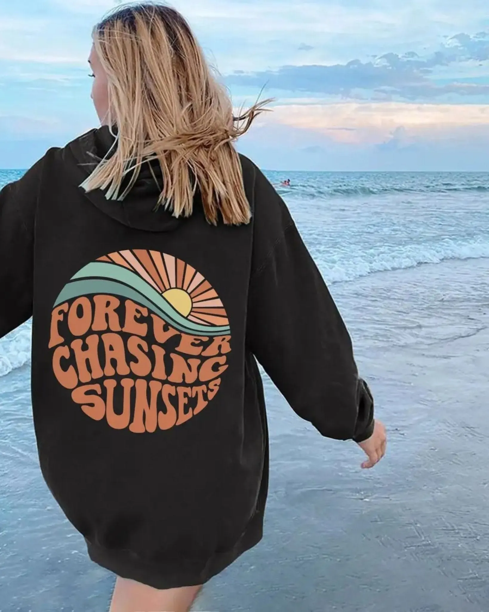 Kira | Stylish Hoodie "Forever chasing sunsets"