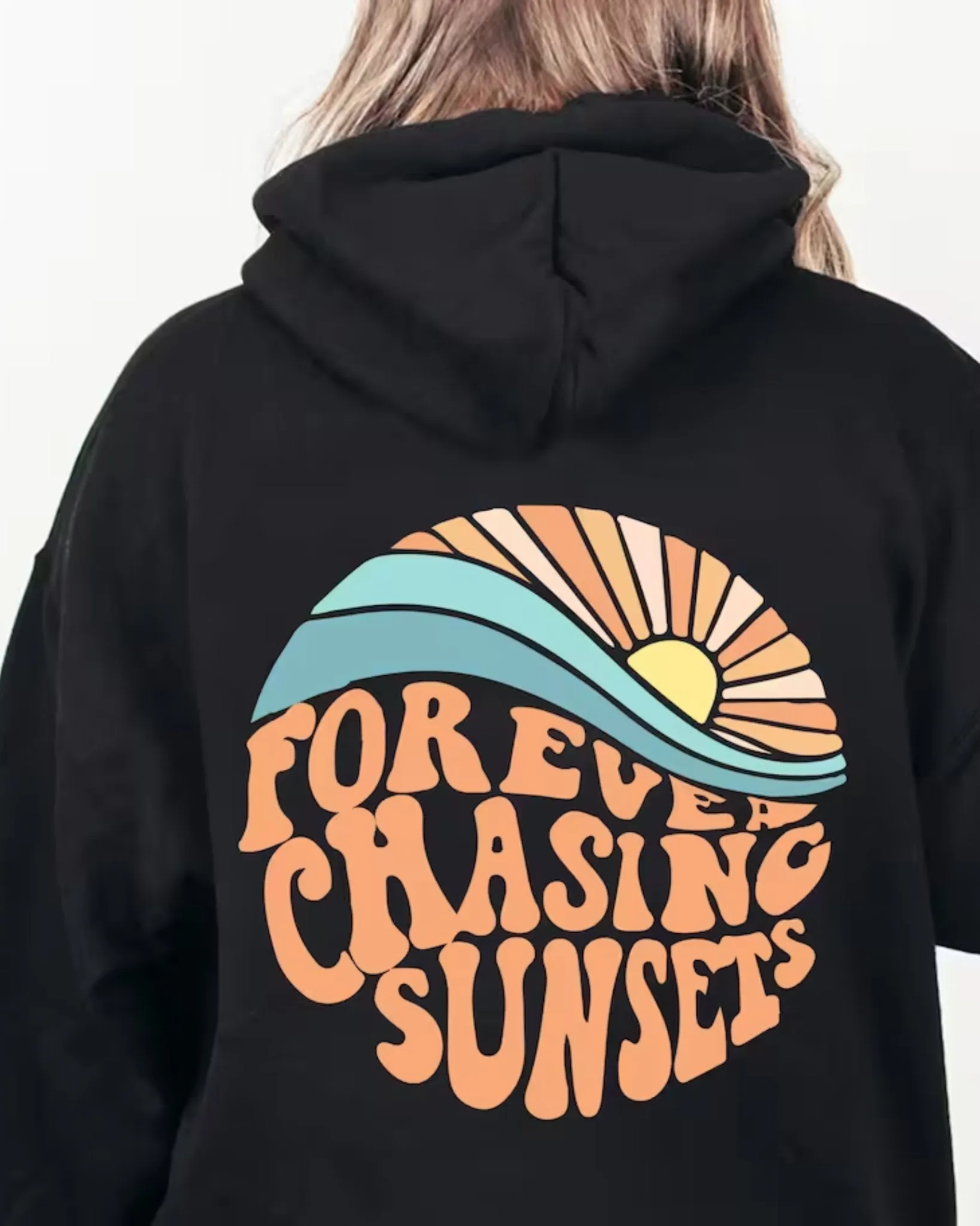 Kira | Stylish Hoodie "Forever chasing sunsets"