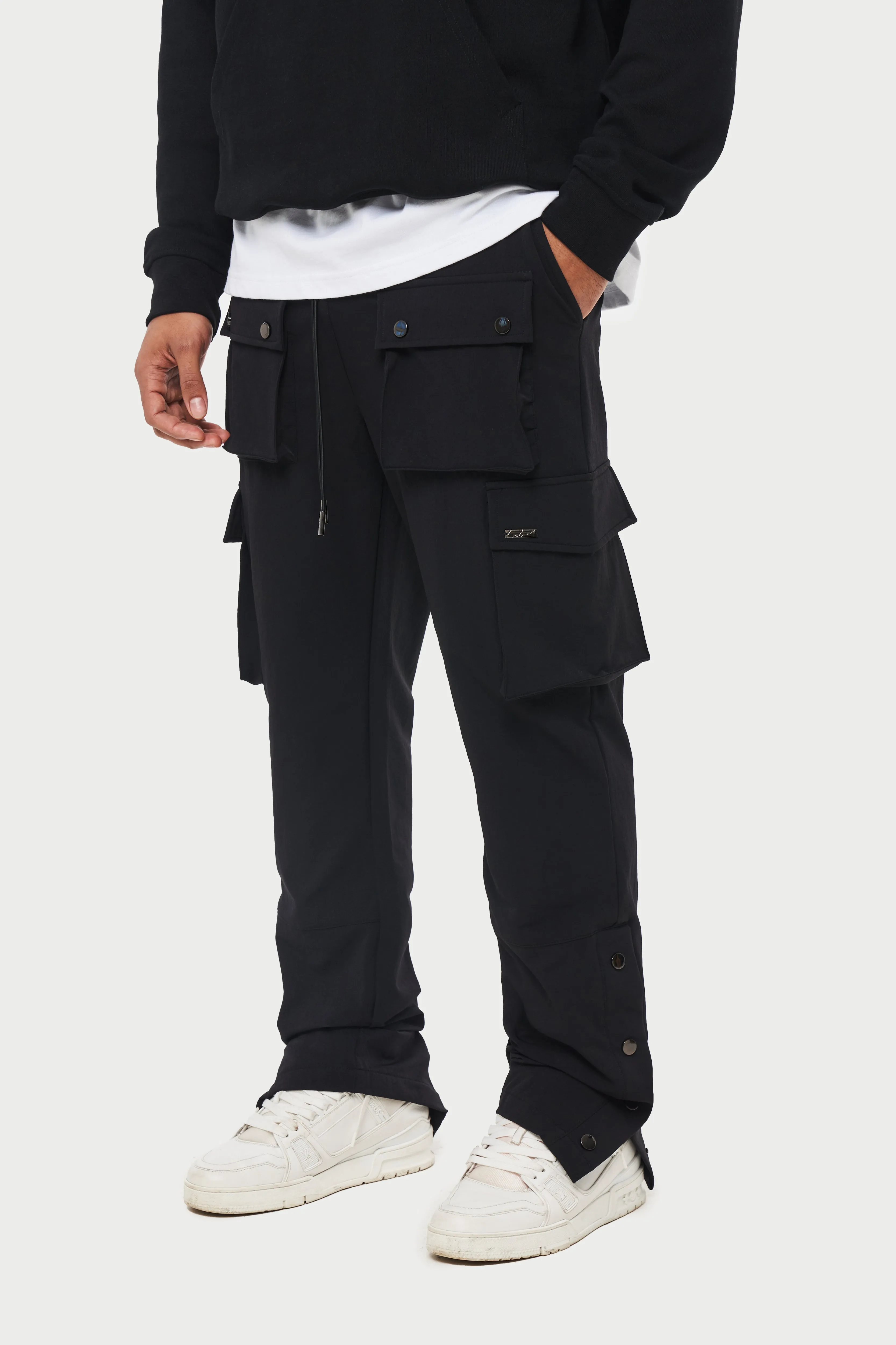 TECHNICAL STRETCH POPPER DETAIL CARGO PANTS - BLACK