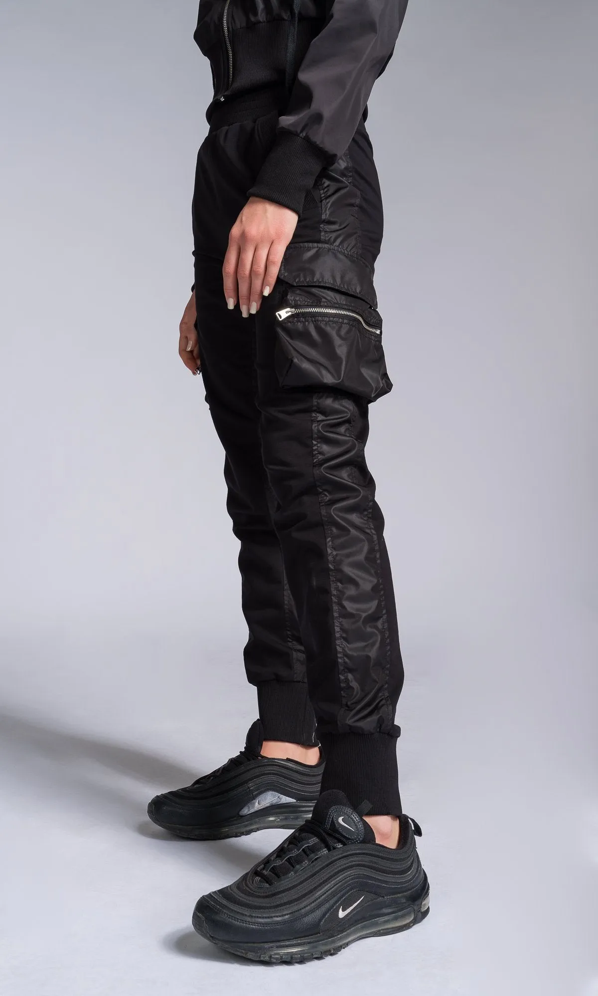 Two-piece Set of Joggers with Cargo Pockets and Cropped Zip-up Hoodie